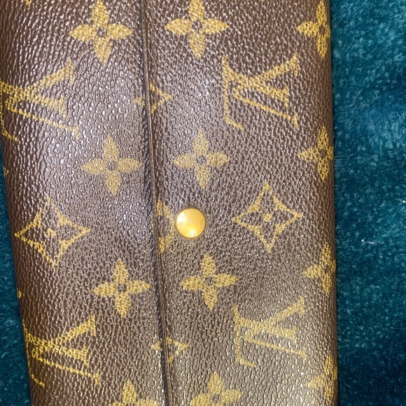 Louis Vuitton Handbags - Authentic Louis Vuitton Pochette Monogram Wallet **make an offer!***